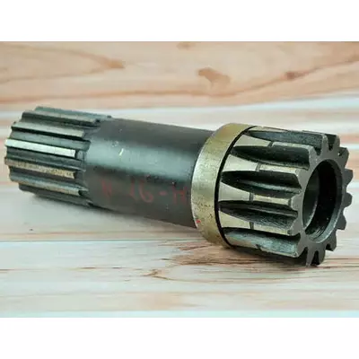 Вал ЮМЗ ведучий приводу ВОМ 45-1604026