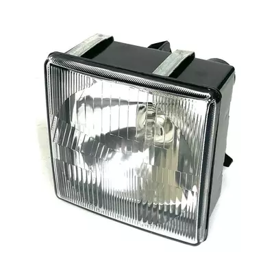 Фара МТЗ квадратна ФГ-308 в решітку нового зразка